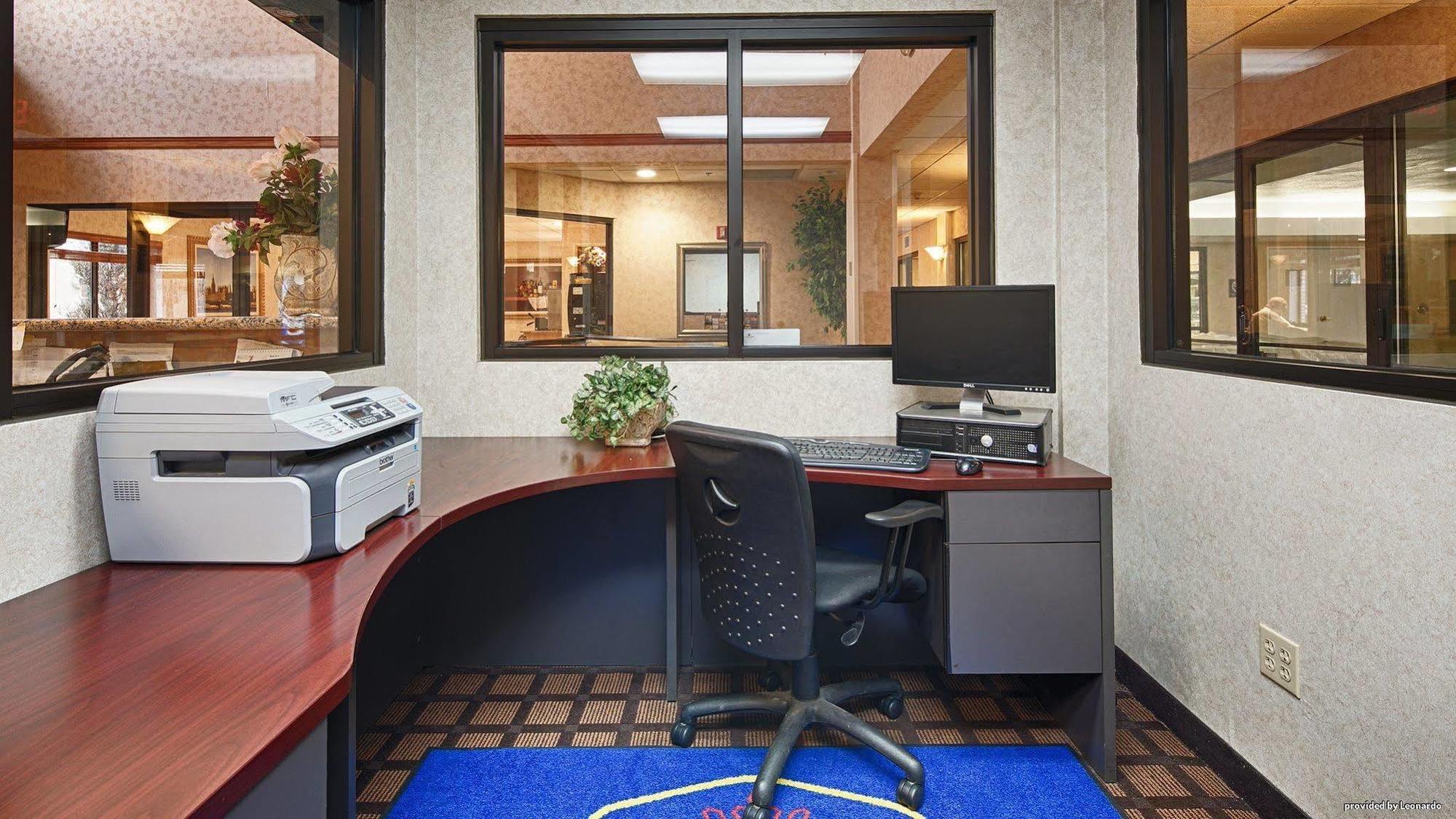 Hotel Western & - Midway Airport
