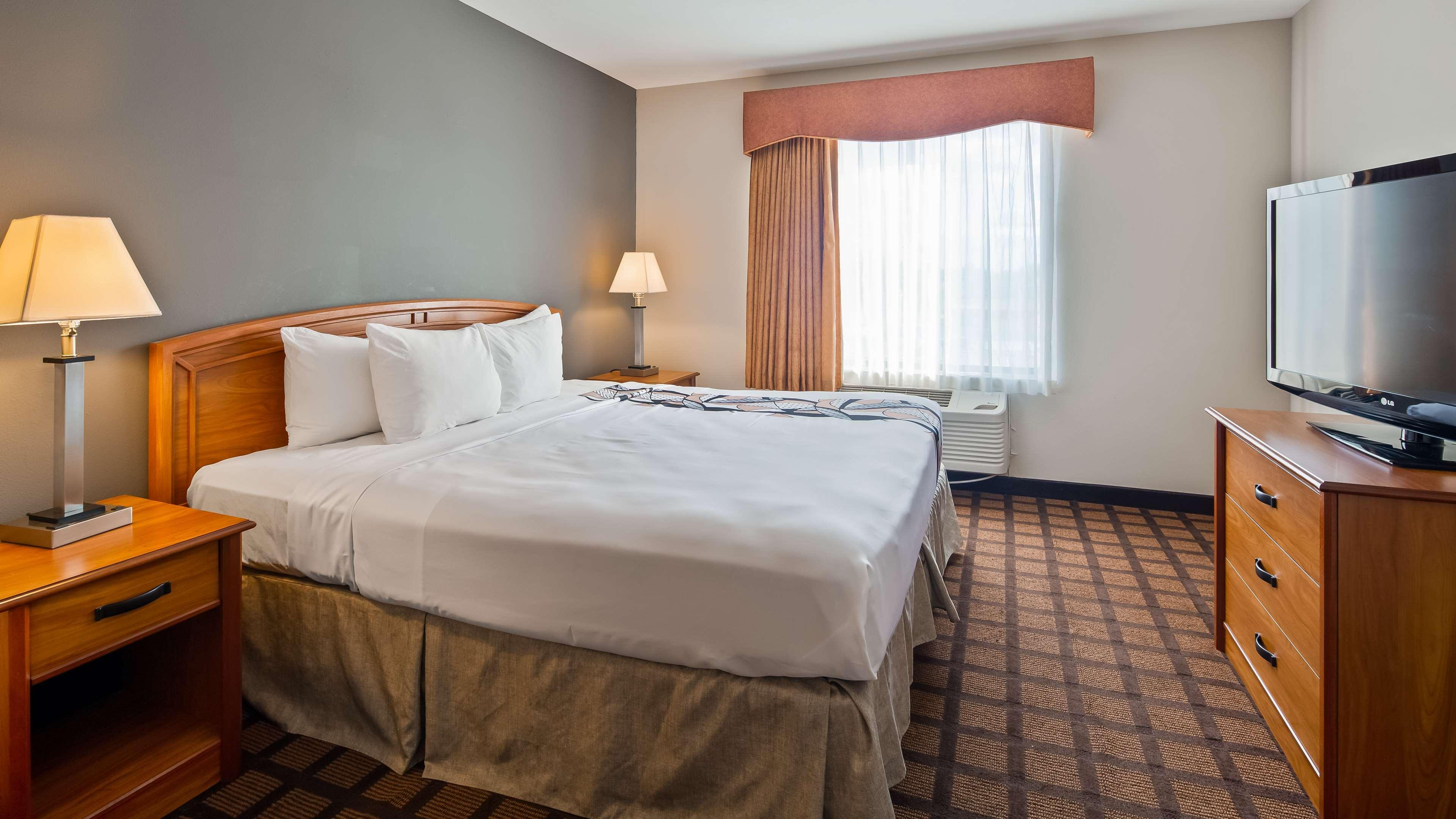 Hotel Western & - Midway Airport 3*