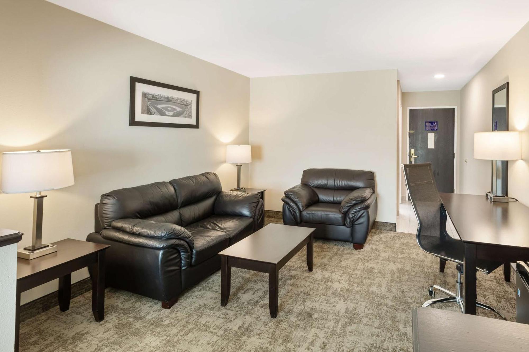 Hotel Western & - Midway Airport 3*