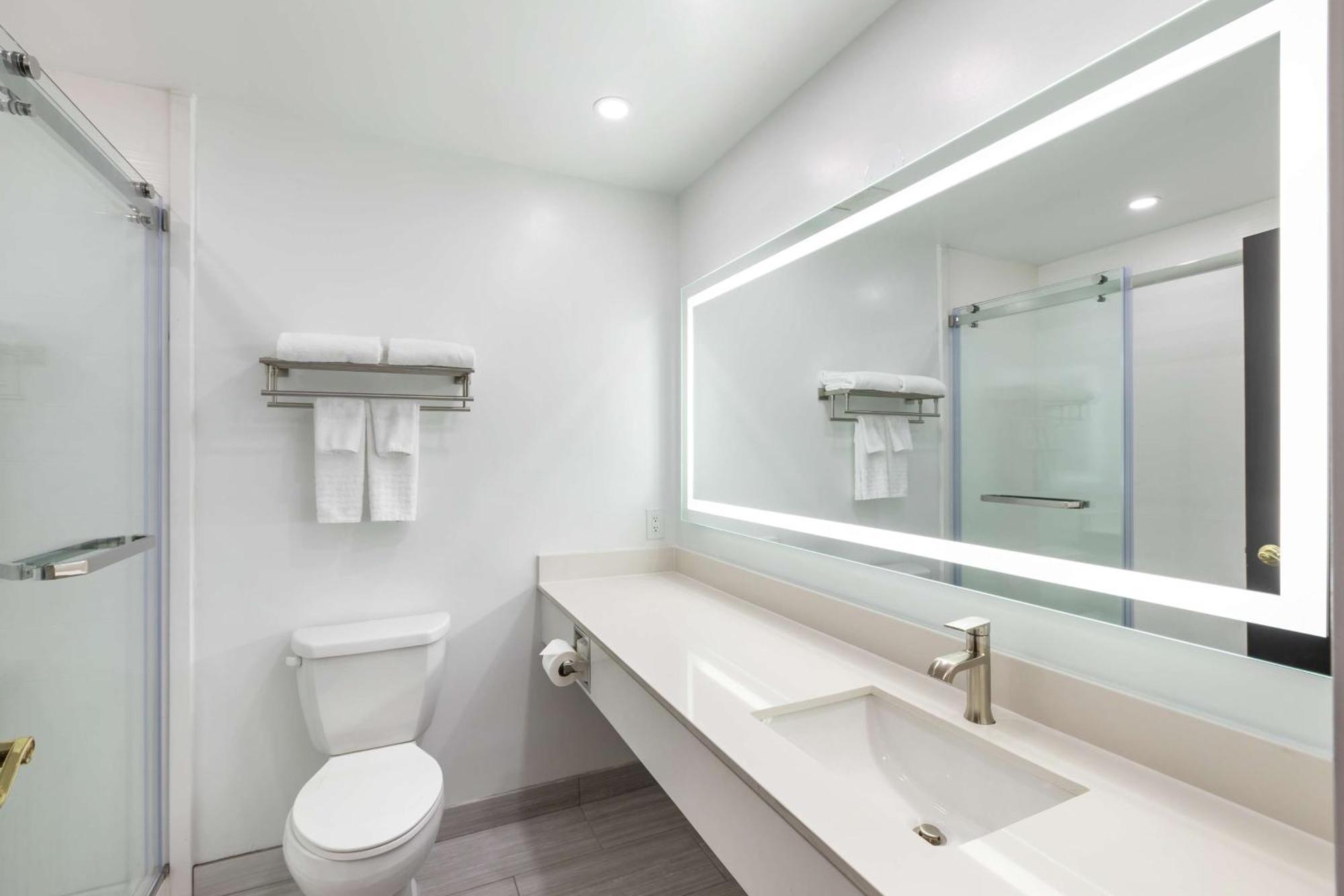 Hotel Western & - Midway Airport Burbank