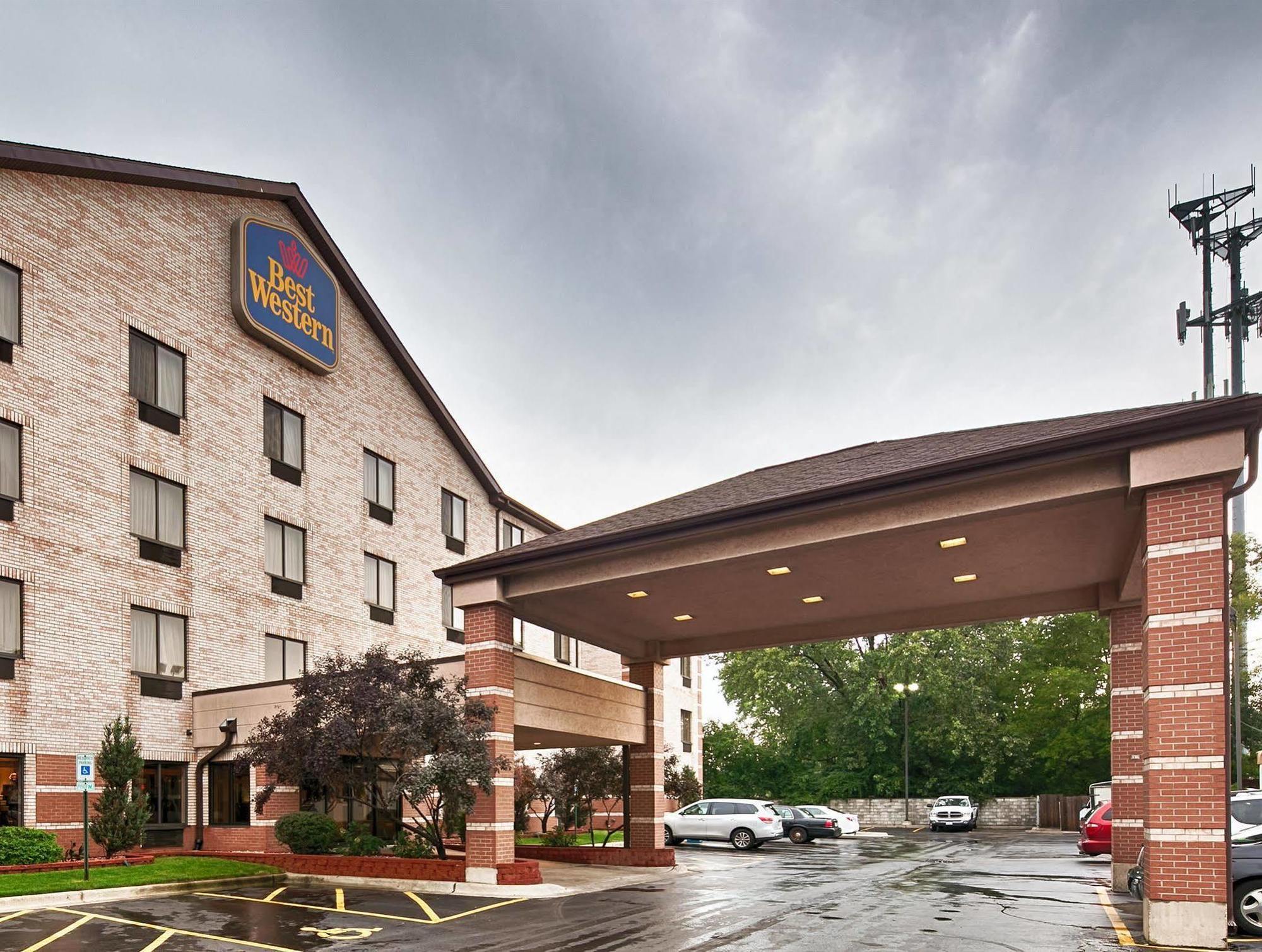 Hotel Western & - Midway Airport 3*