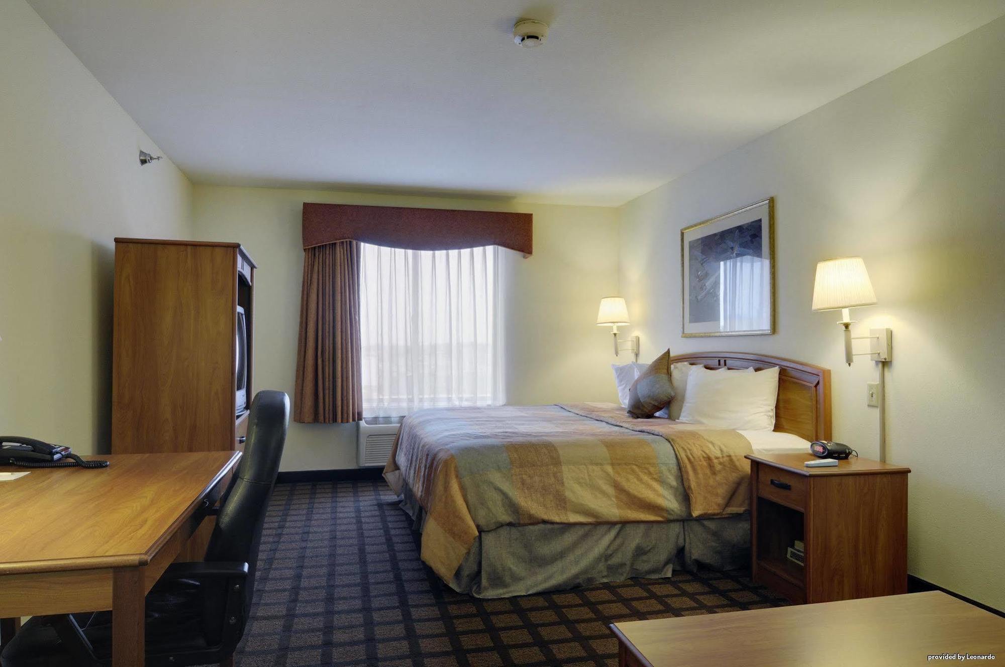 Hotel Western & - Midway Airport 3*